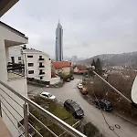 Luxurious 4bdr Retreat With Cozy Fireplace Vila Sarajevo