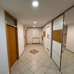 Luxurious 4bdr Retreat With Cozy Fireplace *