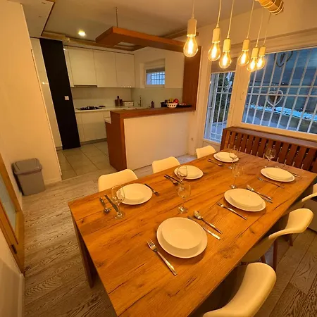 别墅 Luxurious 4bdr Retreat With Cozy Fireplace 塞拉耶佛