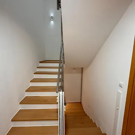 别墅 Luxurious 4bdr Retreat With Cozy Fireplace 塞拉耶佛