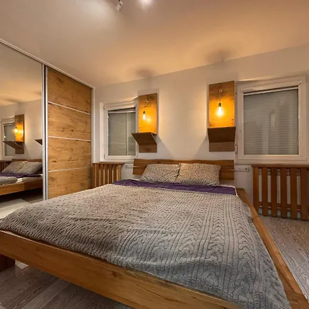 Luxurious 4bdr Retreat With Cozy Fireplace * 塞拉耶佛