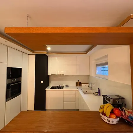 Luxurious 4bdr Retreat With Cozy Fireplace 别墅 塞拉耶佛