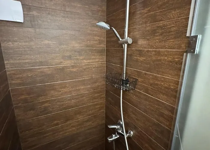 Luxurious 4bdr Retreat With Cozy Fireplace Vila *