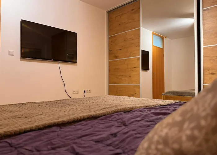 Luxurious 4bdr Retreat With Cozy Fireplace Sarajevo