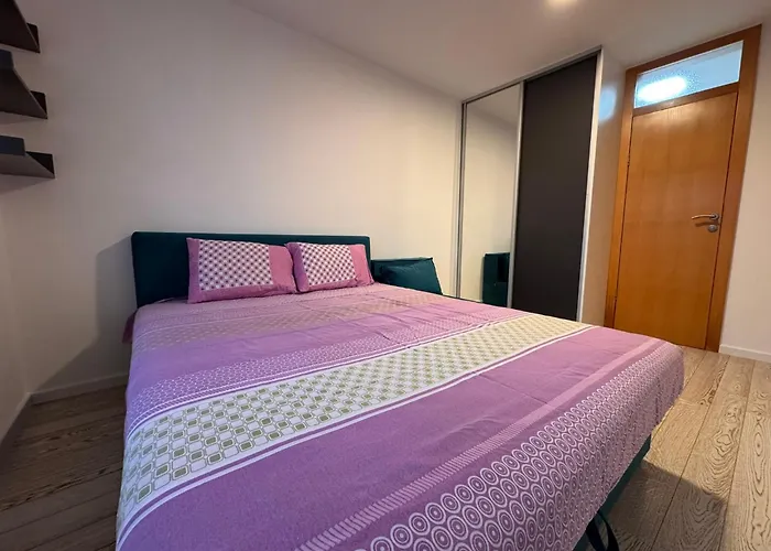 Luxurious 4bdr Retreat With Cozy Fireplace Vila *